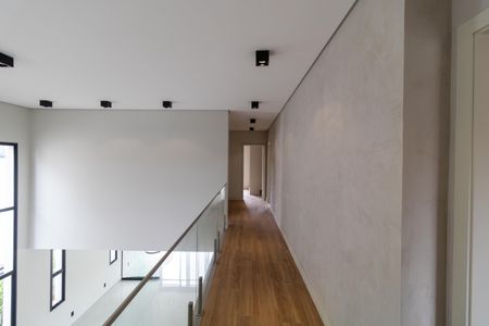 Casa de condomínio à venda com 340m², 5 quartos e 4 vagas Casa de condomínio à venda com 340m², 5 quartos e 4 vagasCorredor