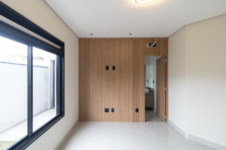 Casa de condomínio à venda com 340m², 5 quartos e 4 vagas Casa de condomínio à venda com 340m², 5 quartos e 4 vagasSuíte 01