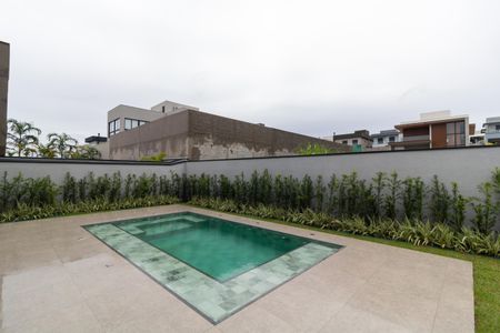 Casa de condomínio à venda com 340m², 5 quartos e 4 vagas Casa de condomínio à venda com 340m², 5 quartos e 4 vagasPiscina