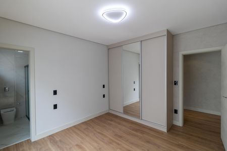 Casa de condomínio à venda com 340m², 5 quartos e 4 vagas Casa de condomínio à venda com 340m², 5 quartos e 4 vagasSuíte 03