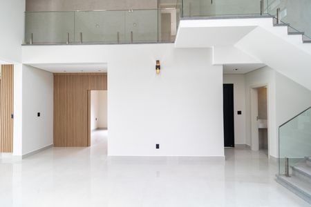 Casa de condomínio à venda com 340m², 5 quartos e 4 vagas Casa de condomínio à venda com 340m², 5 quartos e 4 vagasSala