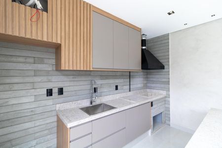 Casa de condomínio à venda com 340m², 5 quartos e 4 vagas Casa de condomínio à venda com 340m², 5 quartos e 4 vagasChurrasqueira