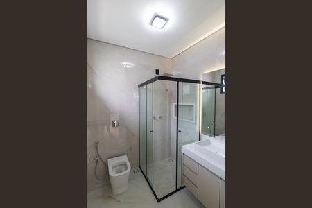 Casa de condomínio à venda com 340m², 5 quartos e 4 vagas Casa de condomínio à venda com 340m², 5 quartos e 4 vagasBanheiro da Suíte 03