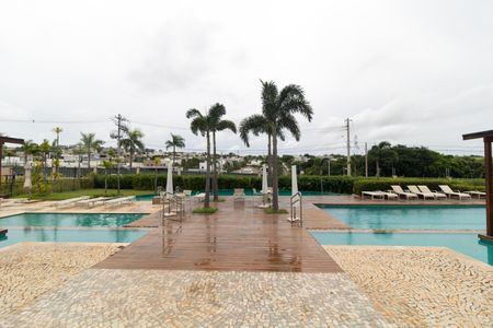 Casa de condomínio à venda com 340m², 5 quartos e 4 vagas Casa de condomínio à venda com 340m², 5 quartos e 4 vagasÁrea comum - Piscina