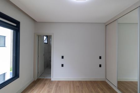 Casa de condomínio à venda com 340m², 5 quartos e 4 vagas Casa de condomínio à venda com 340m², 5 quartos e 4 vagasSuíte 03