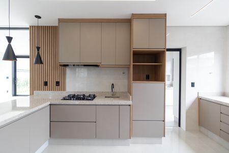 Casa de condomínio à venda com 340m², 5 quartos e 4 vagas Casa de condomínio à venda com 340m², 5 quartos e 4 vagasCozinha