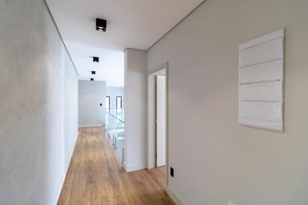 Casa de condomínio à venda com 340m², 5 quartos e 4 vagas Casa de condomínio à venda com 340m², 5 quartos e 4 vagasCorredor