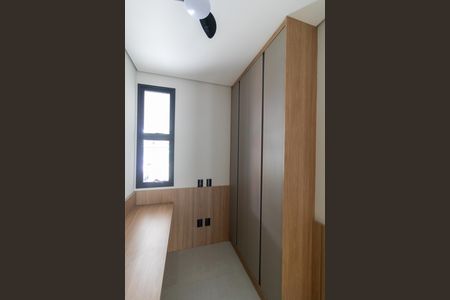 Casa de condomínio à venda com 340m², 5 quartos e 4 vagas Casa de condomínio à venda com 340m², 5 quartos e 4 vagasEscritório