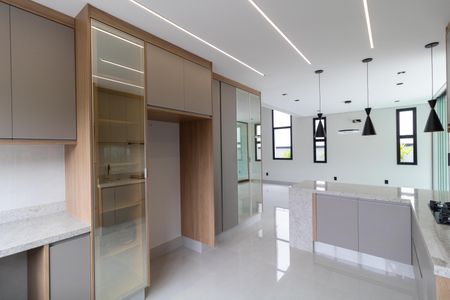 Casa de condomínio à venda com 340m², 5 quartos e 4 vagas Casa de condomínio à venda com 340m², 5 quartos e 4 vagasCozinha