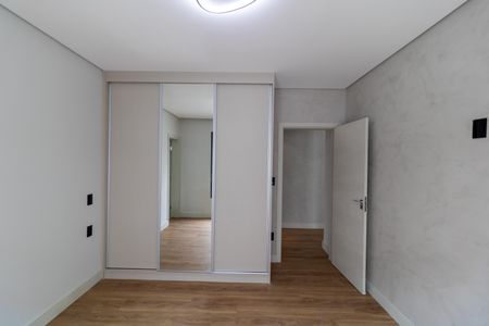 Casa de condomínio à venda com 340m², 5 quartos e 4 vagas Casa de condomínio à venda com 340m², 5 quartos e 4 vagasSuíte 03