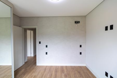 Casa de condomínio à venda com 340m², 5 quartos e 4 vagas Casa de condomínio à venda com 340m², 5 quartos e 4 vagasSuíte 05