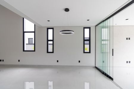 Casa de condomínio à venda com 340m², 5 quartos e 4 vagas Casa de condomínio à venda com 340m², 5 quartos e 4 vagasSala de jantar