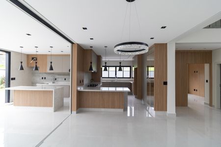 Casa de condomínio à venda com 340m², 5 quartos e 4 vagas Casa de condomínio à venda com 340m², 5 quartos e 4 vagasSala de jantar