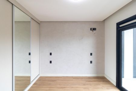 Casa de condomínio à venda com 340m², 5 quartos e 4 vagas Casa de condomínio à venda com 340m², 5 quartos e 4 vagasSuíte 02