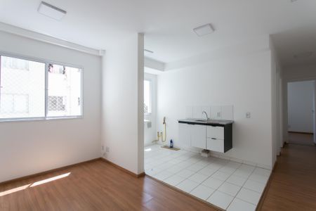 Sala de apartamento para alugar com 2 quartos, 45m² em Jardim Helian, São Paulo