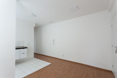 Sala de apartamento para alugar com 2 quartos, 45m² em Jardim Helian, São Paulo