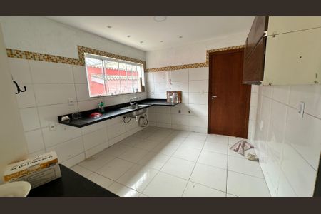 Casa para alugar com 200m², 4 quartos e 2 vagasCozinha