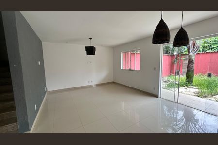 Sala de casa para alugar com 3 quartos, 200m² em Vargem Grande, Rio de Janeiro