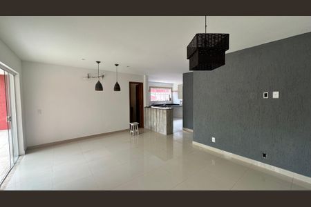 Sala de casa para alugar com 3 quartos, 200m² em Vargem Grande, Rio de Janeiro