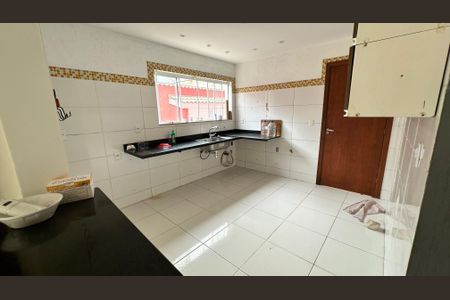 Casa para alugar com 200m², 4 quartos e 2 vagasCozinha