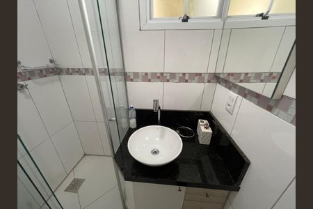 Casa de condomínio para alugar com 100m², 3 quartos e 2 vagasBanheiro Social