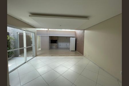 Casa de condomínio para alugar com 100m², 3 quartos e 2 vagasSala