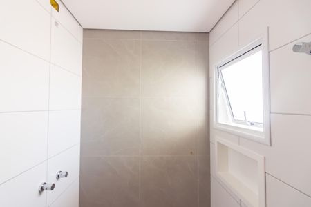 Casa à venda com 170m², 3 quartos e 4 vagasBanheiro da Suíte 2