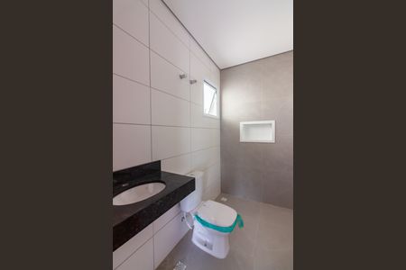 Casa à venda com 170m², 3 quartos e 4 vagasBanheiro da Suíte 1