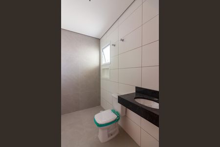 Casa à venda com 170m², 3 quartos e 4 vagasBanheiro da Suíte 2