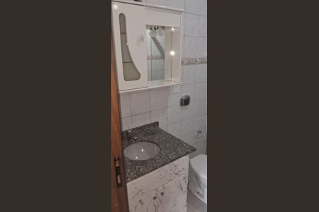 Banheiro de kitnet/studio para alugar com 1 quarto, 25m² em Centro, Rio de Janeiro