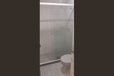 Banheiro de apartamento para alugar com 2 quartos, 48m² em Todos os Santos, Rio de Janeiro