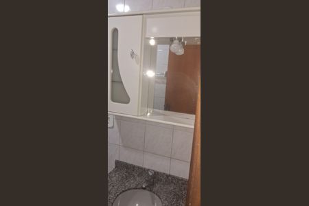 Banheiro de apartamento para alugar com 2 quartos, 48m² em Todos os Santos, Rio de Janeiro