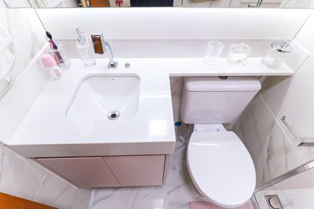 Casa de condomínio à venda com 109m², 3 quartos e 1 vaga Casa de condomínio à venda com 109m², 3 quartos e 1 vagaBanheiro da Suíte