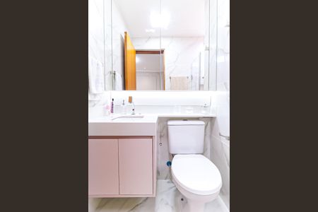 Casa de condomínio à venda com 109m², 3 quartos e 1 vaga Casa de condomínio à venda com 109m², 3 quartos e 1 vagaBanheiro da Suíte