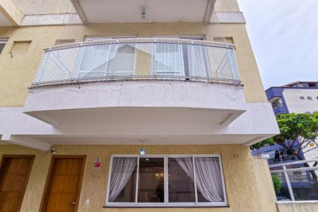 Casa de condomínio à venda com 109m², 3 quartos e 1 vaga Casa de condomínio à venda com 109m², 3 quartos e 1 vagaFachada casa