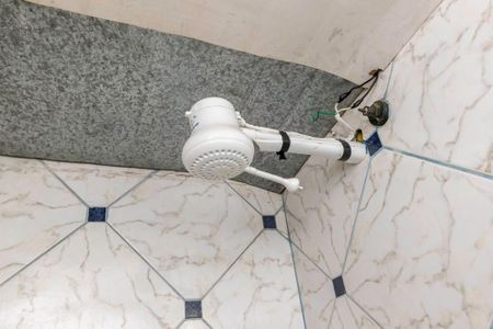 Banheiro de apartamento para alugar com 1 quarto, 35m² em Penha, Rio de Janeiro