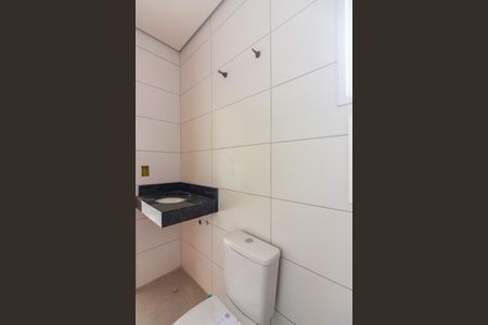 Casa à venda com 170m², 3 quartos e 4 vagasBanheiro da Suíte 2