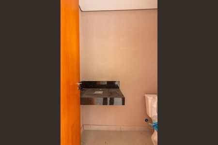Casa à venda com 170m², 3 quartos e 4 vagasBanheiro de Serviço 