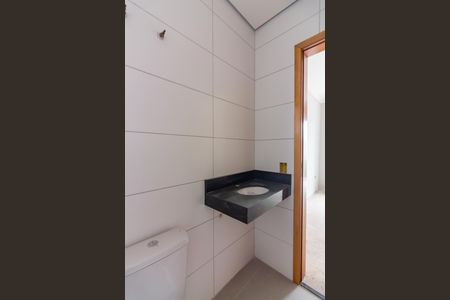 Casa à venda com 170m², 3 quartos e 4 vagasBanheiro da Suíte