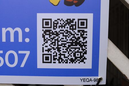 Casa para alugar com 75m², 2 quartos e sem vagaPlaca instalada no portão do imóvel - Código da placa: YEQA-98