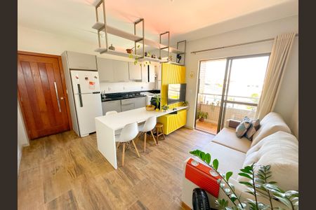 Sala de TV de apartamento para alugar com 1 quarto, 43m² em Areias, São José