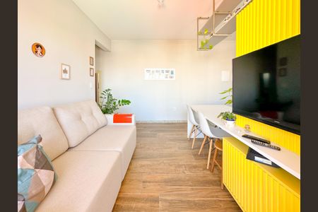 Sala de TV de apartamento para alugar com 1 quarto, 43m² em Areias, São José