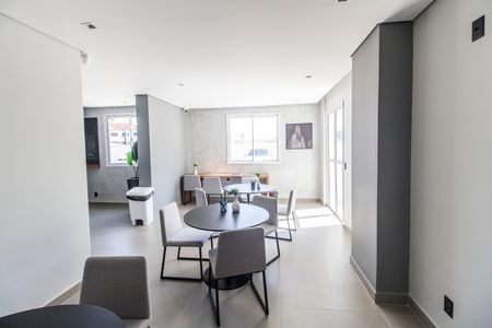 Apartamento para alugar com 43m², 2 quartos e 1 vaga Apartamento para alugar com 43m², 2 quartos e 1 vagaÁrea comum - Salão de festas