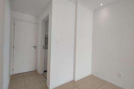 Sala de apartamento para alugar com 3 quartos, 78m² em Barra Olímpica, Rio de Janeiro