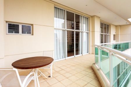 Apartamento para alugar com 112m², 1 quarto e 2 vagasVaranda