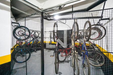 Apartamento à venda com 80m², 4 quartos e 1 vaga Apartamento à venda com 80m², 4 quartos e 1 vagaÁrea comum