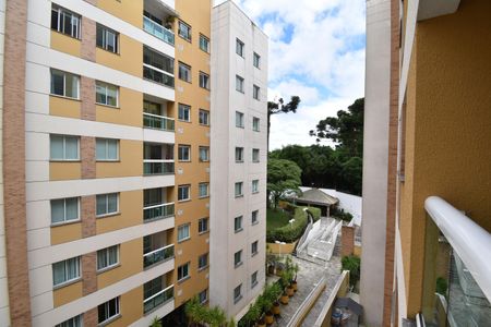 Vista da Sacada de apartamento para alugar com 2 quartos, 54m² em Bacacheri, Curitiba