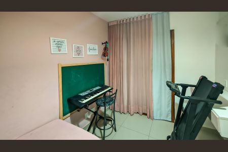 Casa de condomínio para alugar com 133m², 3 quartos e 2 vagasQuarto