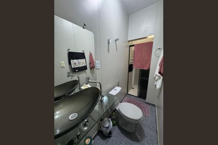 banheiro 2 de casa à venda com 4 quartos, 210m² em Boa Vista, Belo Horizonte