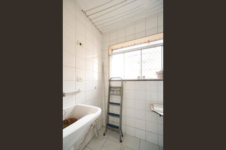 Apartamento para alugar com 68m², 2 quartos e 1 vagaÁrea de serviço